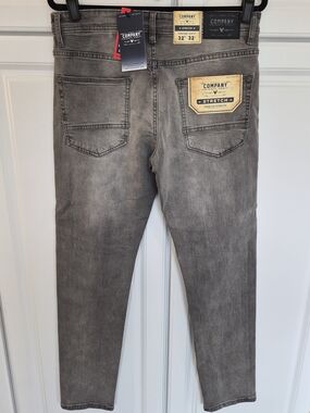 NWT Stretch Slinln Fit Jeans in Gray. 32/30